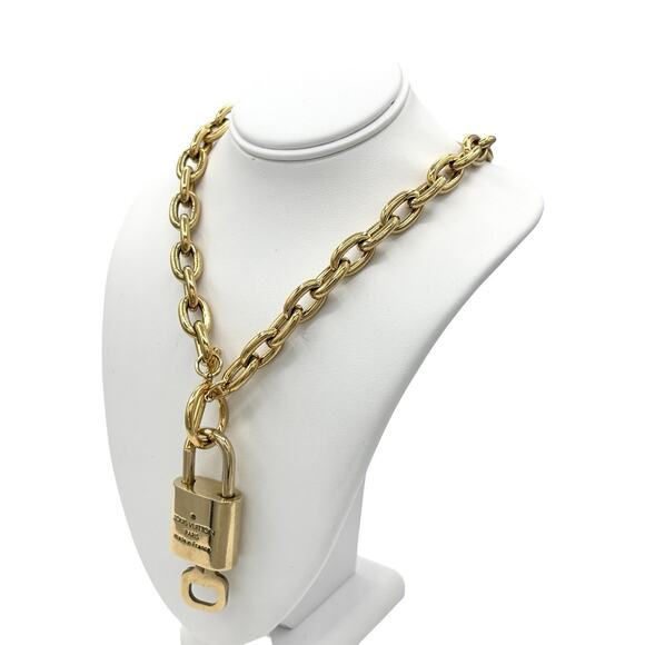 Authentic Louis Vuitton Lock & Key with Unbranded Gold Plated Toggle Necklace - Picture 2 of 10